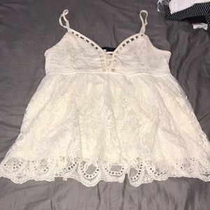 Detailed creme tank